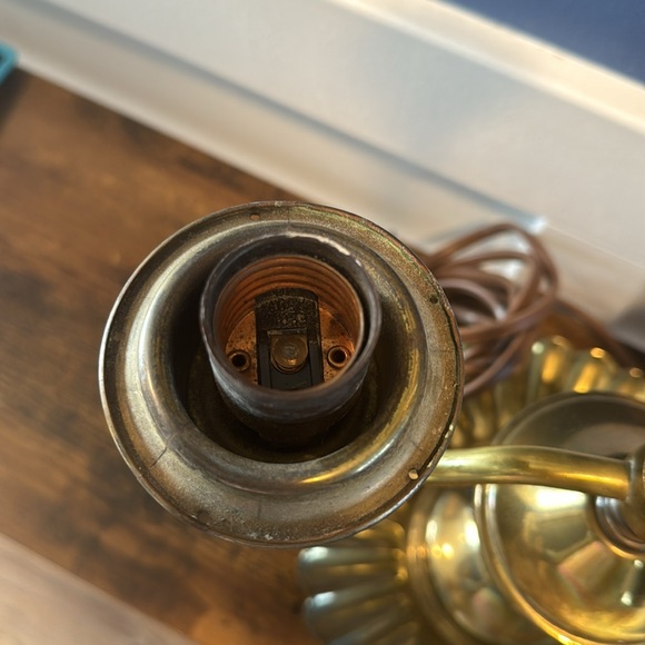 Vintage Brass Ornate Regency Double
Light Table Desk Lamp with 2 blue shades - Picture 8 of 16